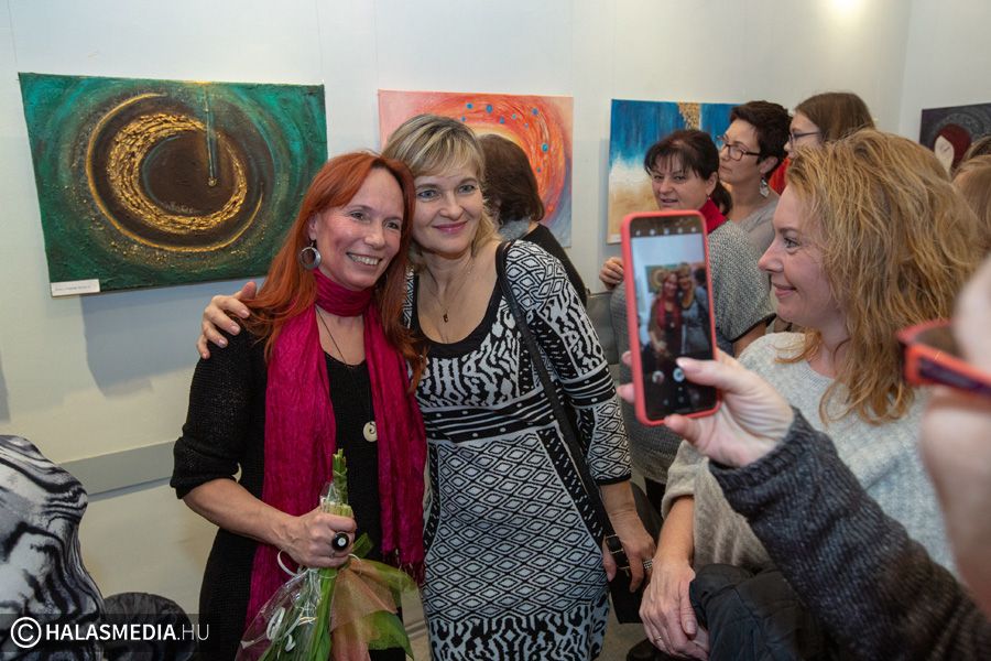 Önkifejezés művészi fokon