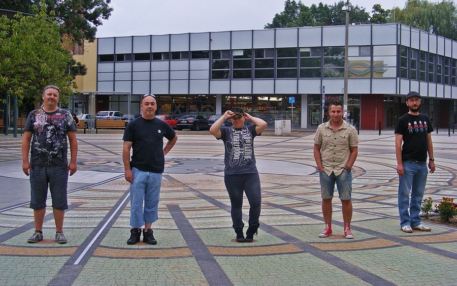 Jókedvet visznek a színpadra