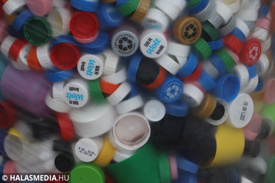 Ön is segíthet néhány kupakkal