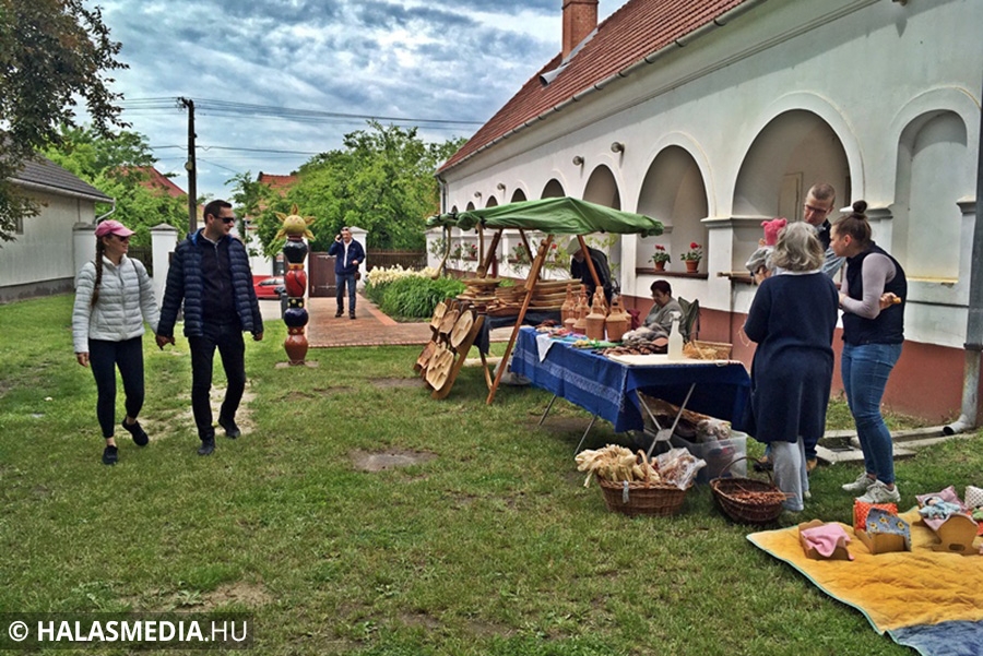 Megnyitott a Pünkösdi Kézműves Vásár (Galéria)