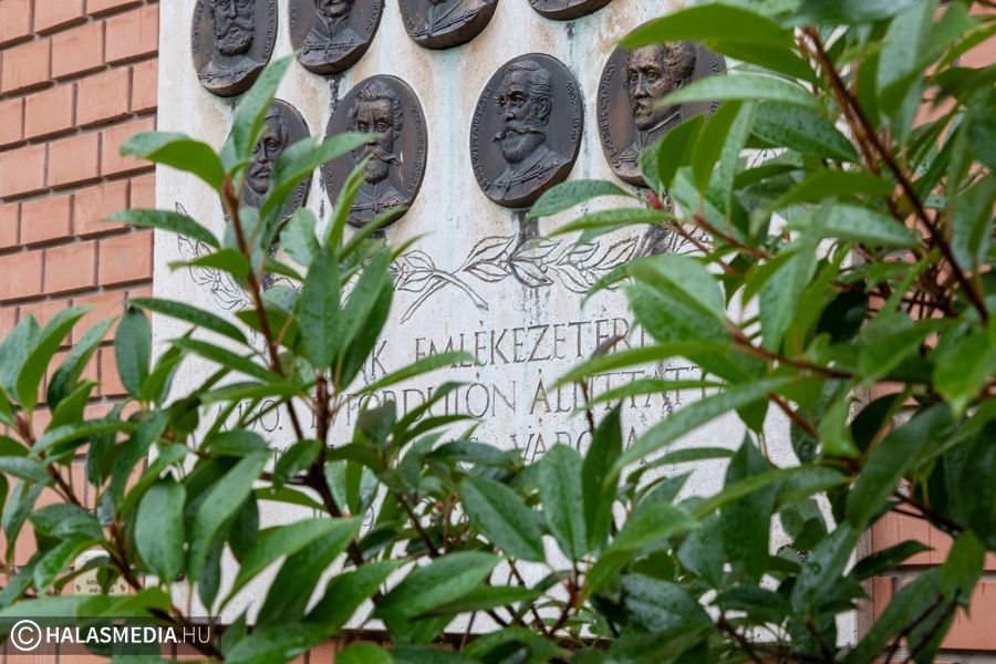 „Ez a nap a mártíroknak kijáró tisztelet kifejezője” (Galéria)