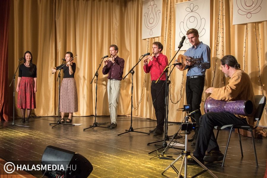 Népzene szállt az éjszakában (galéria)