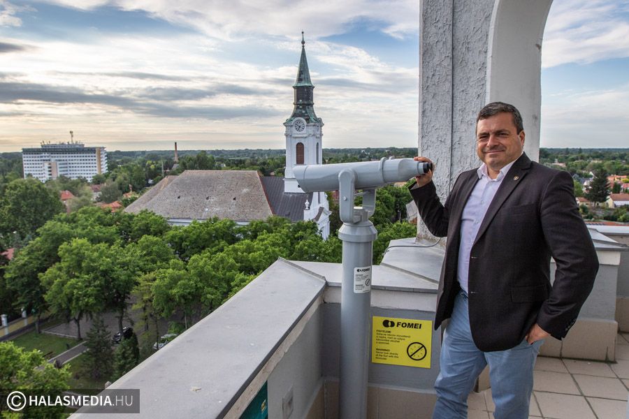 Várja a látogatókat a városházi kilátó