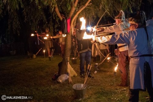 Fények és zene - Szent Iván éjszaka a Csetényi Élményparkban