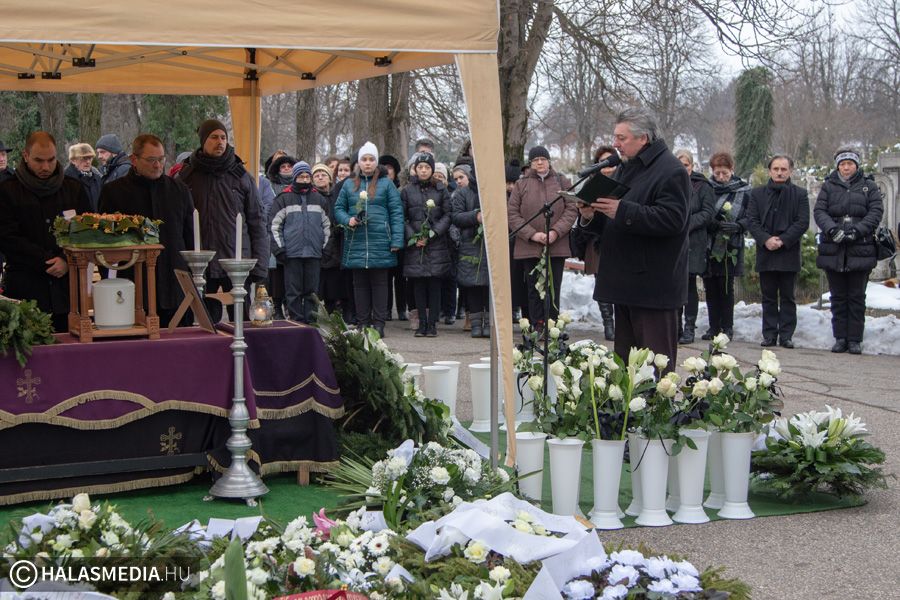 Elbúcsúztak a szeretett igazgatótól