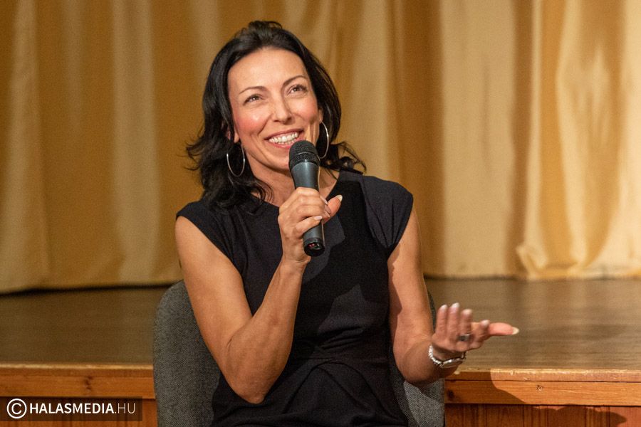 Tánc, zene, beszélgetés (galéria)