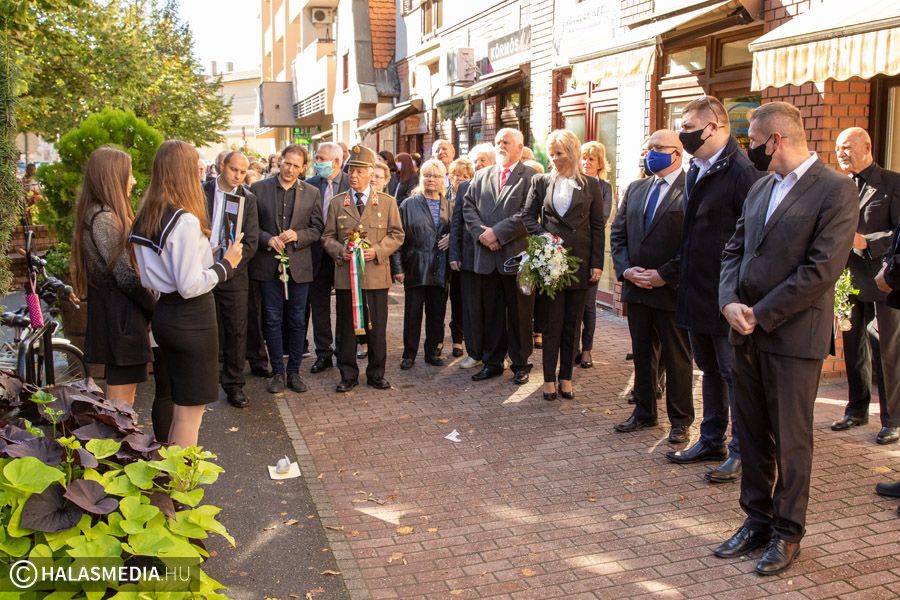 Emlékséta az Aradi vértanúk nemzeti gyásznapján (galéria)
