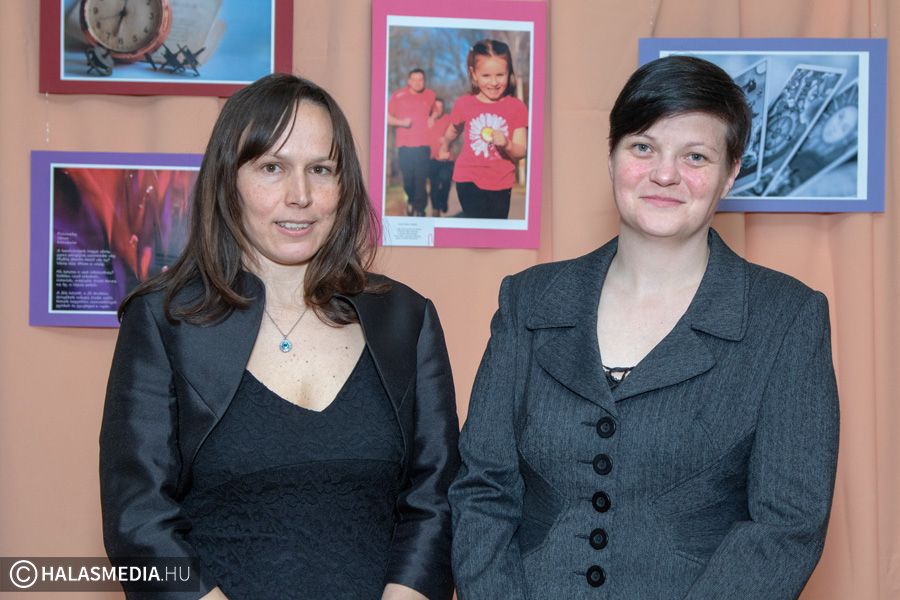 Szívvel-lélekkel, Klárival-Évivel