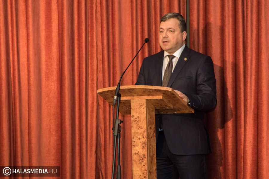 „Az emlékezés fontos, mert az emlékek kopnak...