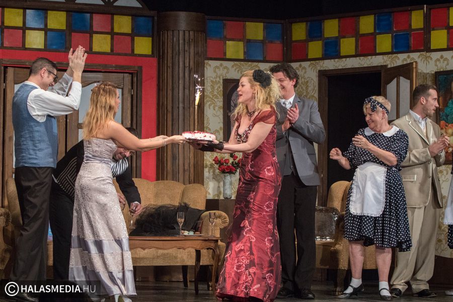 Születésnapos előadás Halason (galéria)