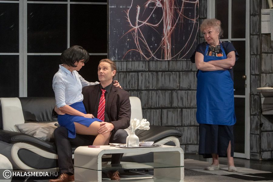 Leszállás Párizsban… és Halason