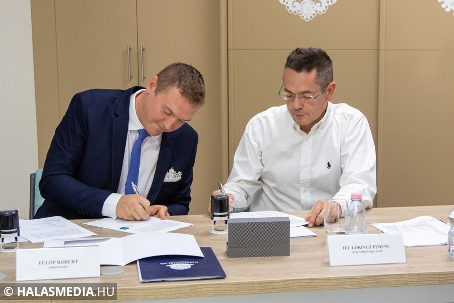 Szerződés a gyógyfürdő kiviteli terveinek elkészítésére (videó és galéria)