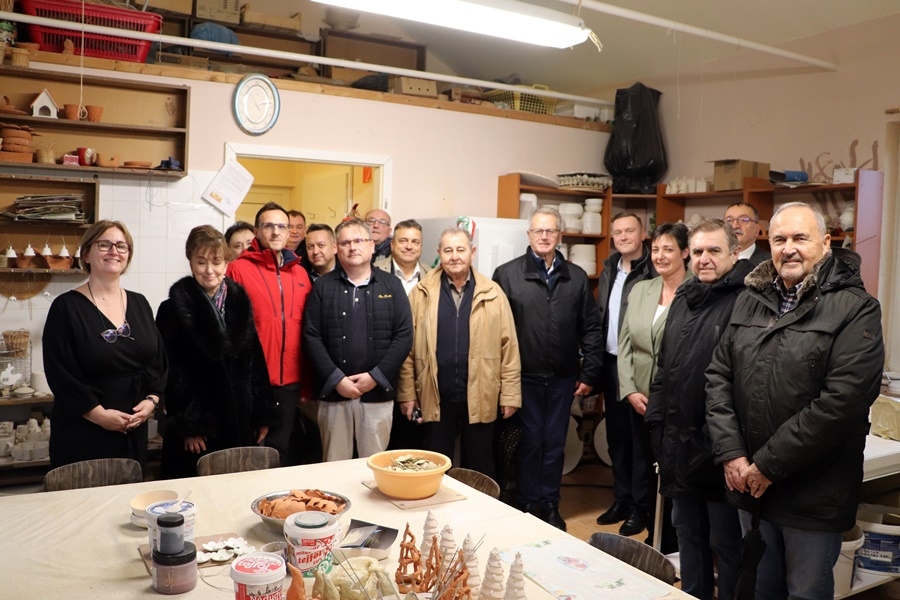 (►) Elektromos égetőkemencével gazdagodott a Bárka