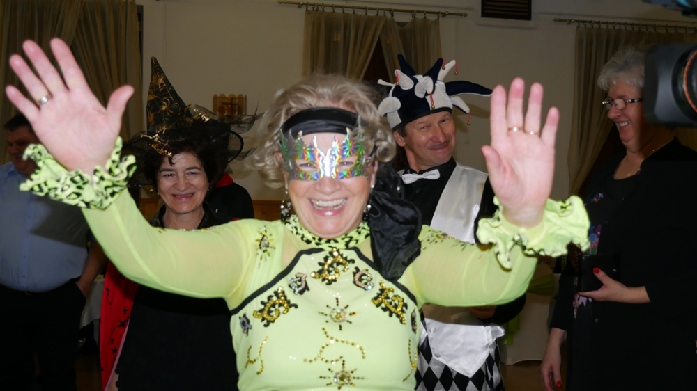 Apácák, indiánok, hajóskapitányok a Tiszti Klubban