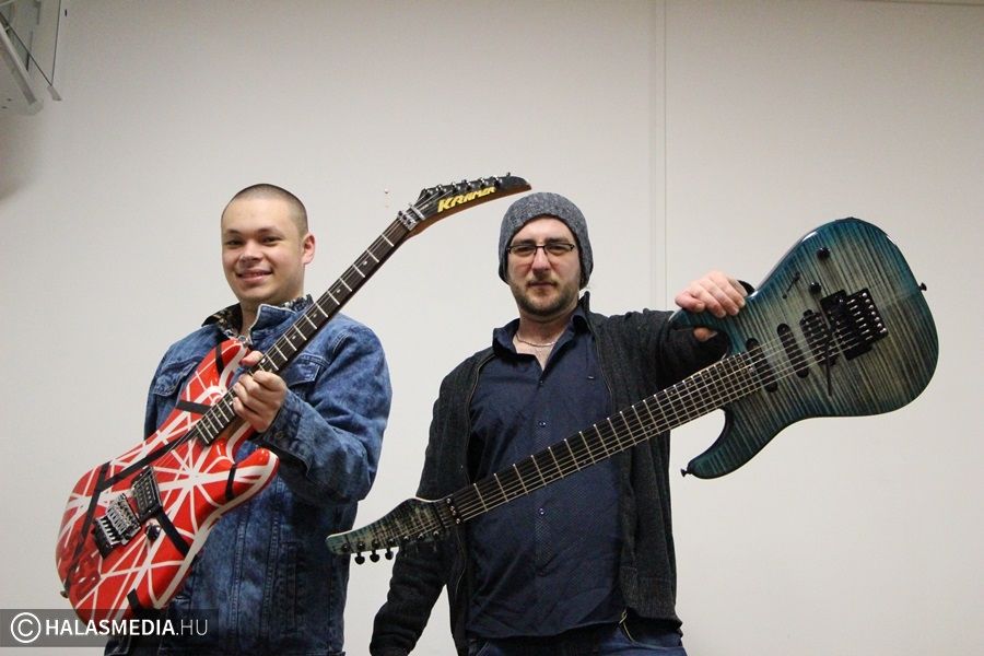 (►) Profi zene kötöttségek nélkül