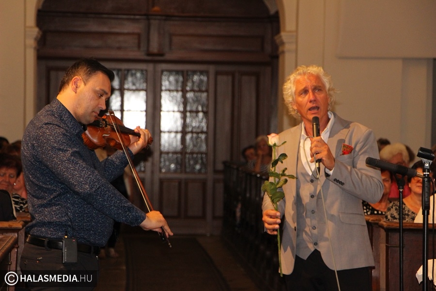 Buch Tibor halasi koncertje