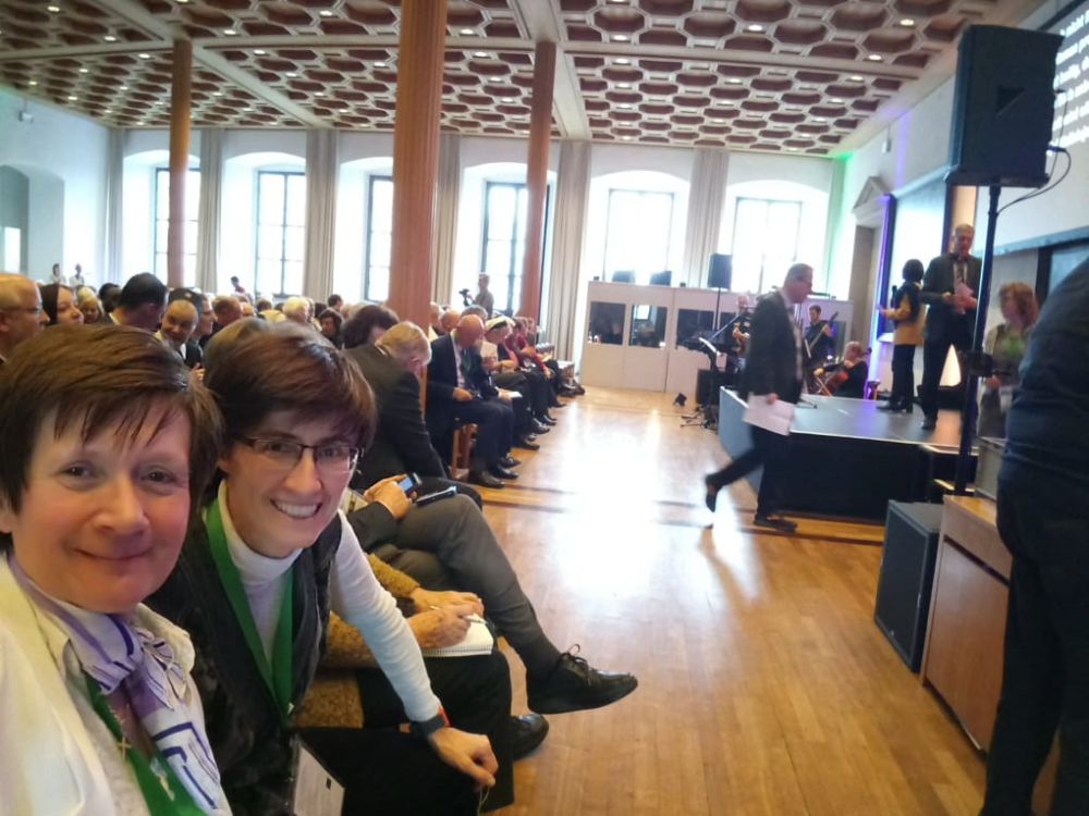 Fogjunk össze a jóért!