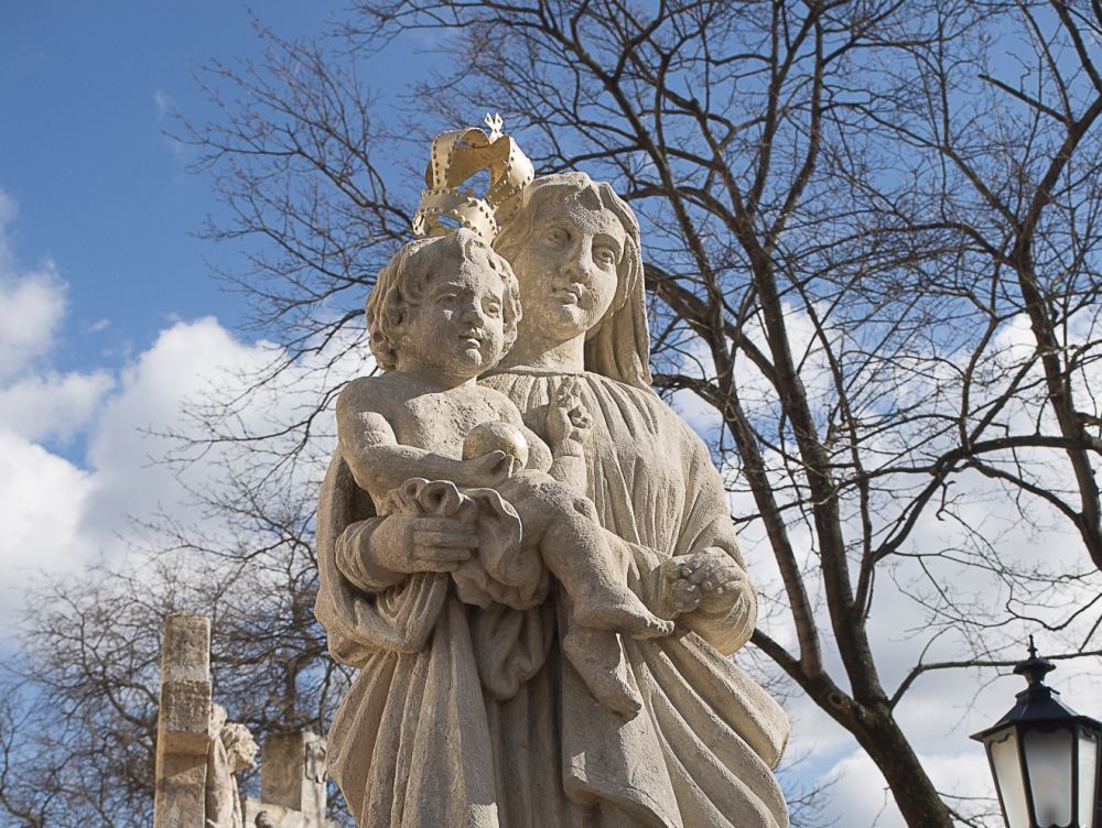 Böjtön innen és túl