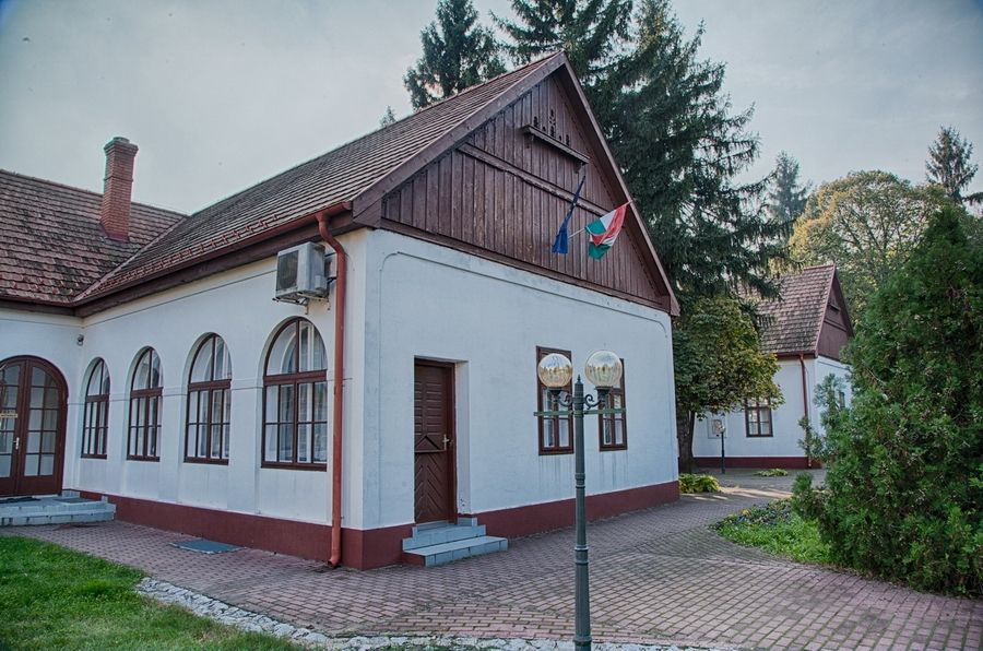 Bábelőadások a Csipkeháznam