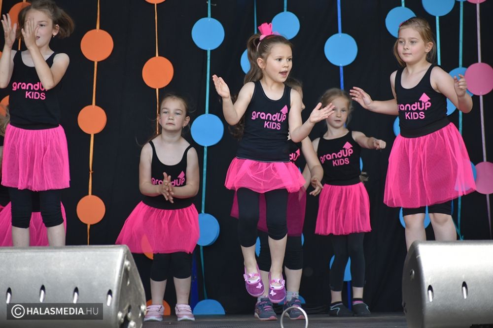 Kalandos, zenés, táncos városi gyermeknap