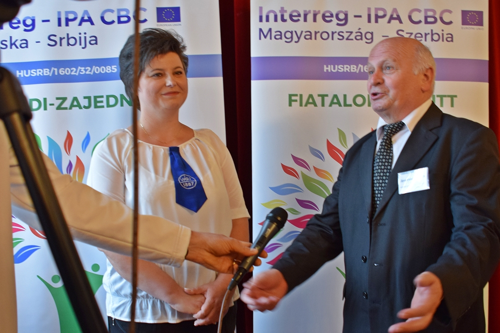 Uniós pályázat halasi és szerbiai diákok részvételével