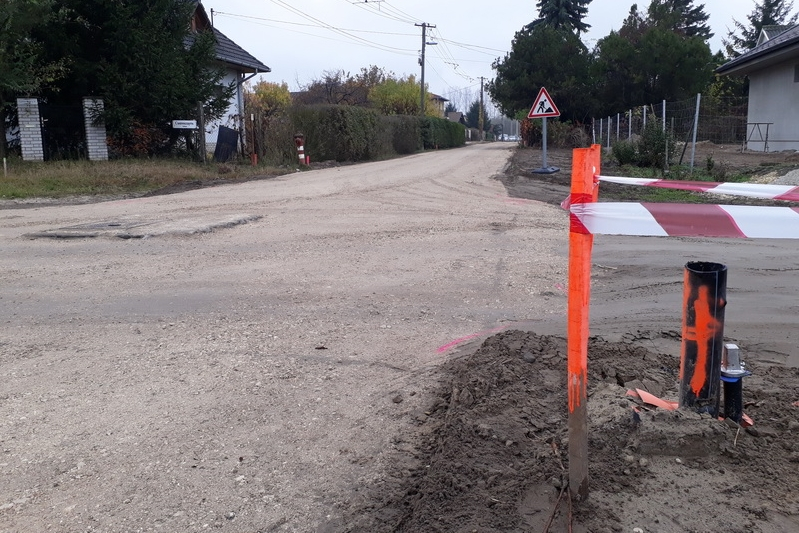 Aszfaltozás előtt a Cseresznyés utca