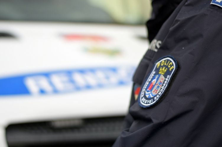 Elképesztő: 10 éves kislányának adta át a volánt a mélykúti apa