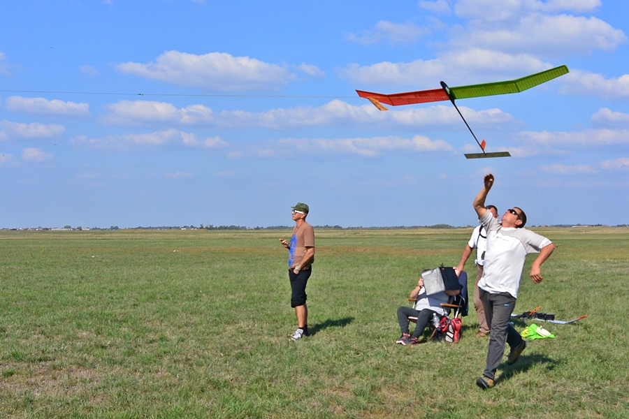 A volt halasi modellezőklub elnökére emlékeztek