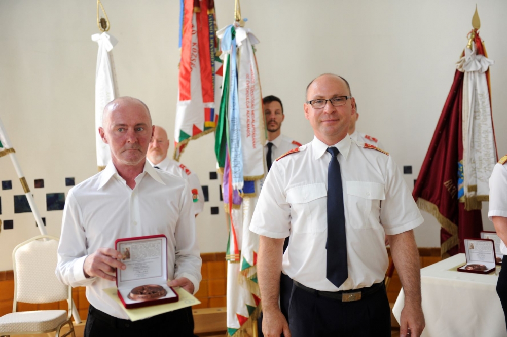 Halasiak elismerése a megyei ünnepi állománygyűlésen (galériával)