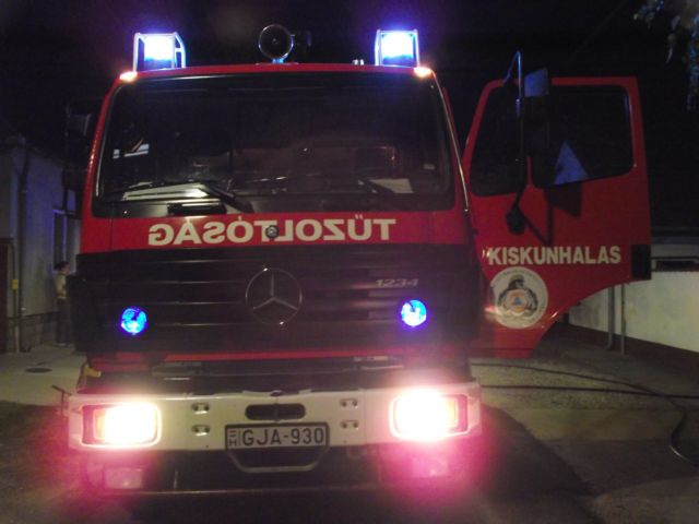 Kétszáz négyzetméteres épület égett