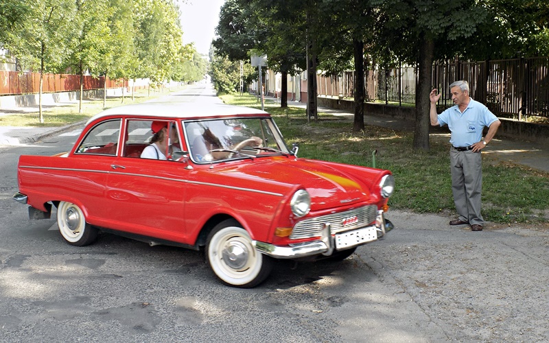 Veteránjárműveké a Bernáth kollégium