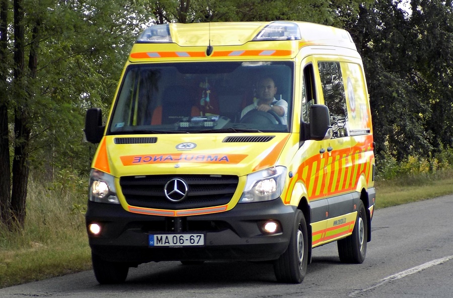 Kánikulai nagyüzem a halasi mentőknél