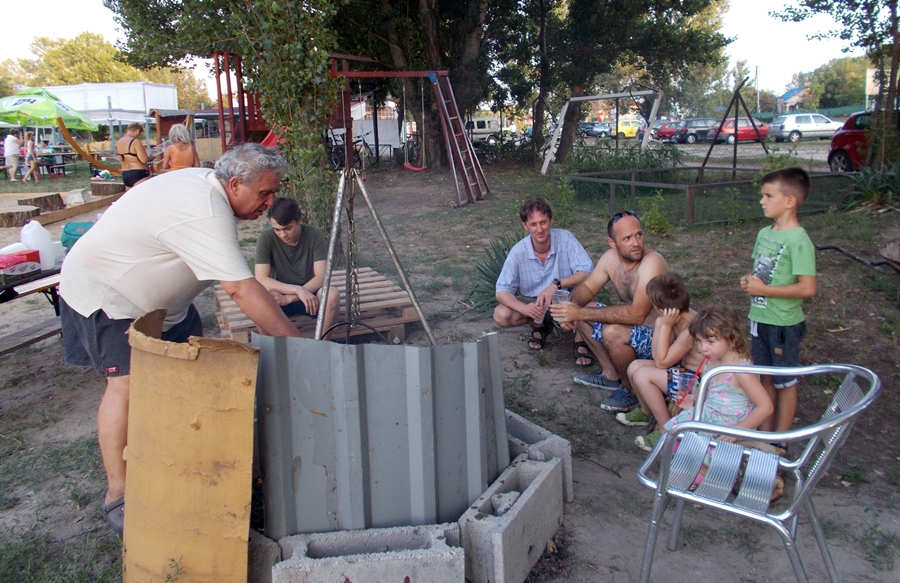 Sátras, bográcsos buli a Sóstónál