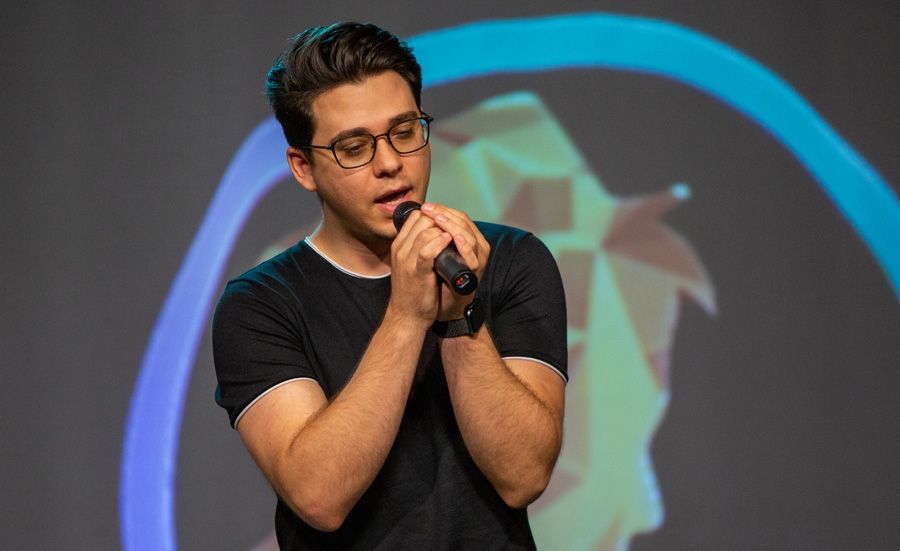 (►) Viktor a legjobbak közé énekelte magát