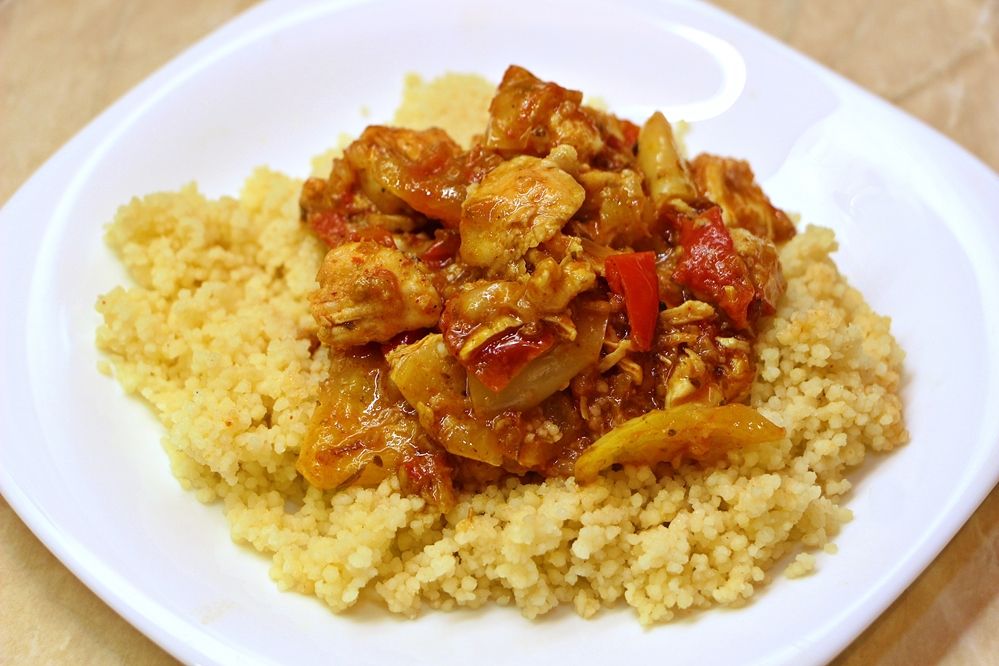 Csirke egy remek körettel