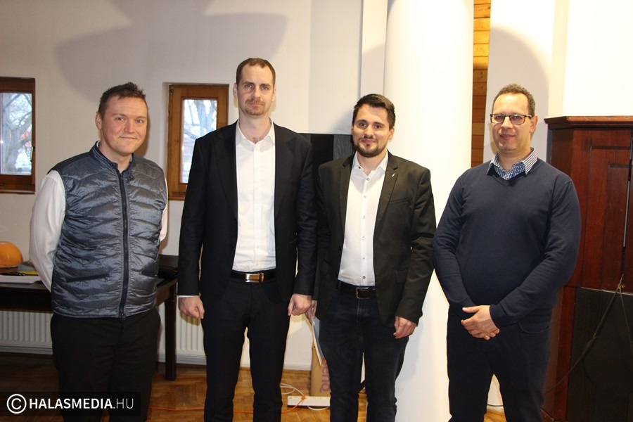 Zöld könyv, földügyek és információk