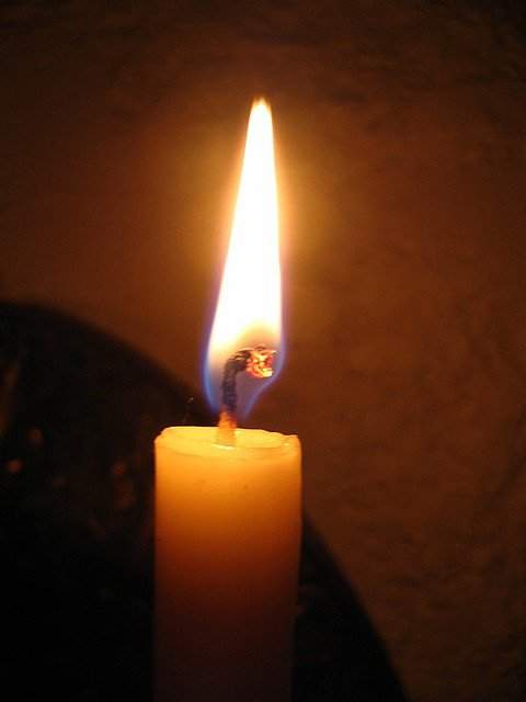 Kedden gyertyagyújtás