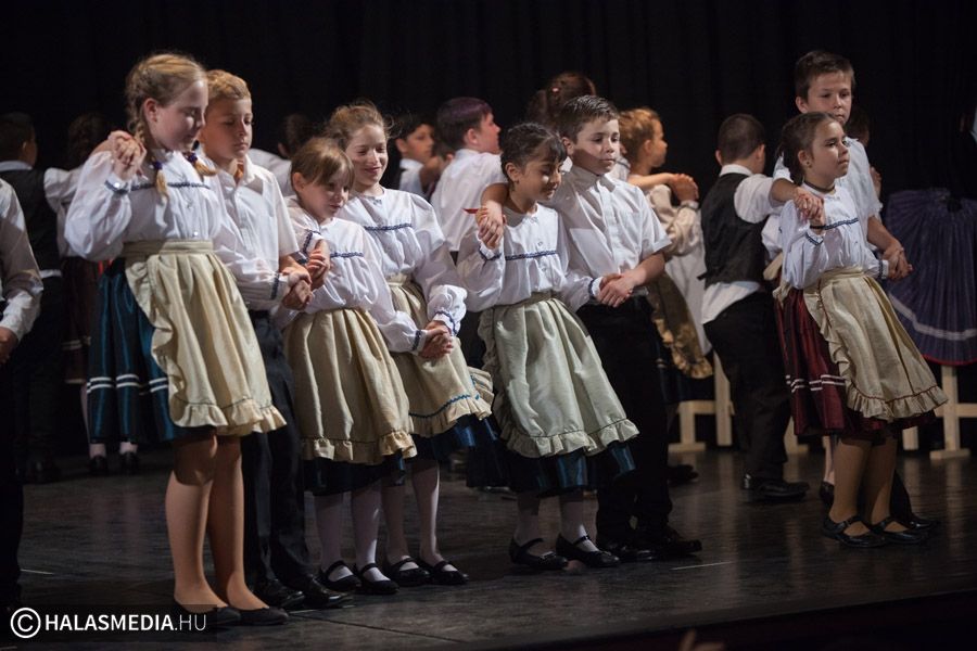 Tanévzáró gyermek néptánc gála