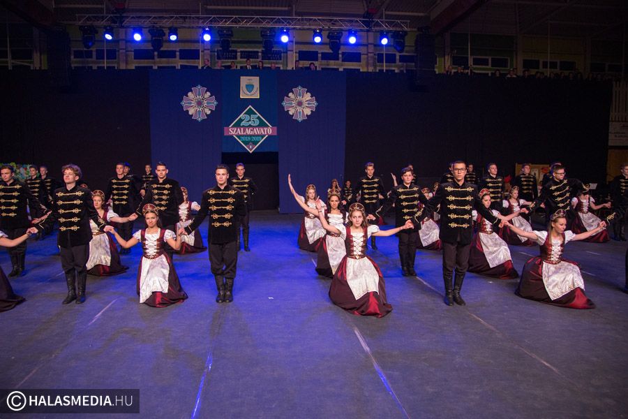 (►) Szalagavató Szilády módra