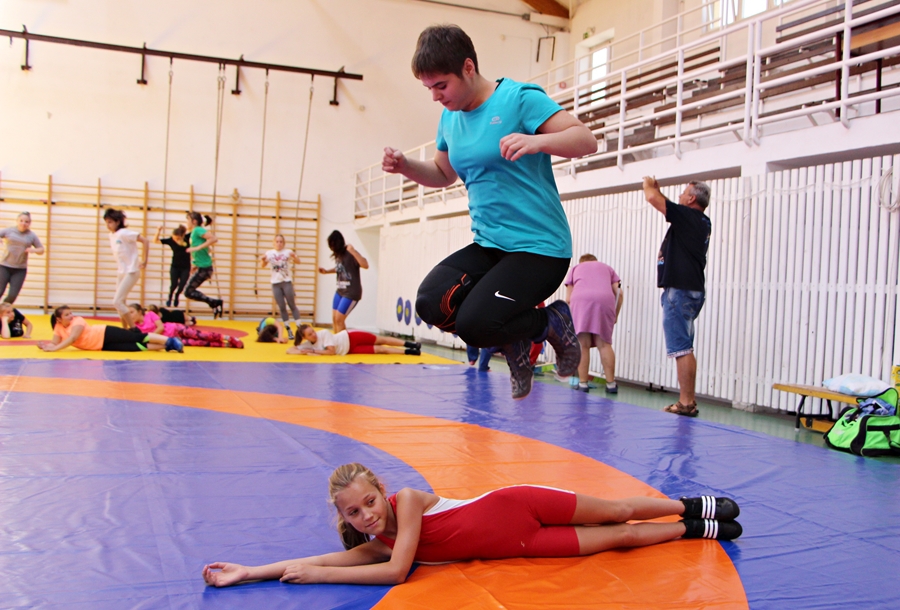 A legjobb serdülő birkózók Halason