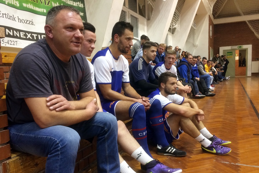 Elrajtolt a kispályás bajnokság 