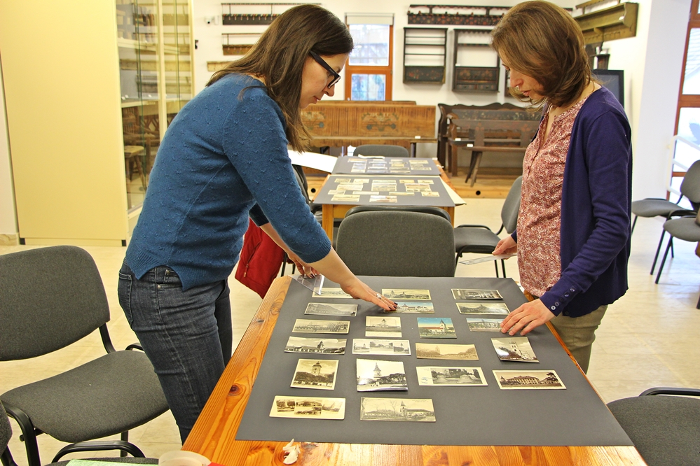 Képeslap-kiállítás