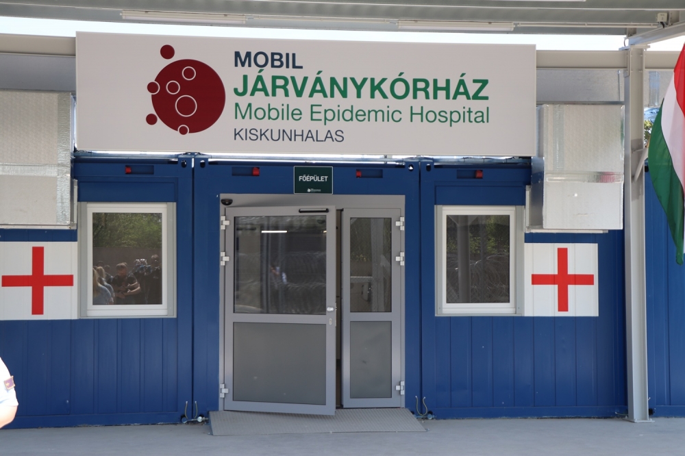  Új eljárással mentették meg a kismama életét a járványkórházban