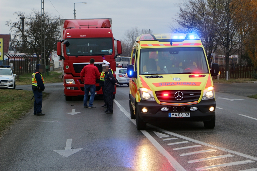 Benzinkutast ütött el a kamion (galériával)