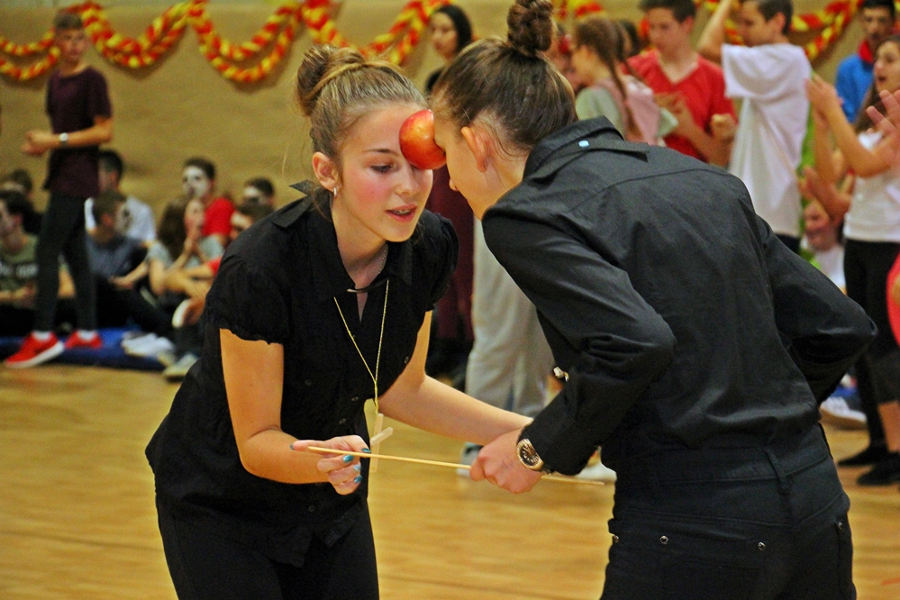 Tekós gólyákat avattak