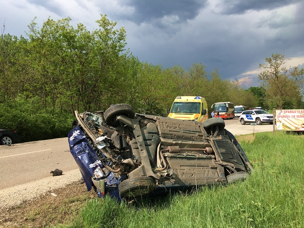 Baleset Fehértónál: négy sérültet vittek kórházba (galéria)
