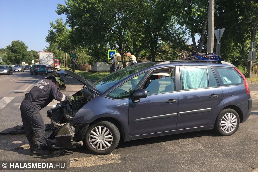Francia család karambolozott a Batthyány utcánál