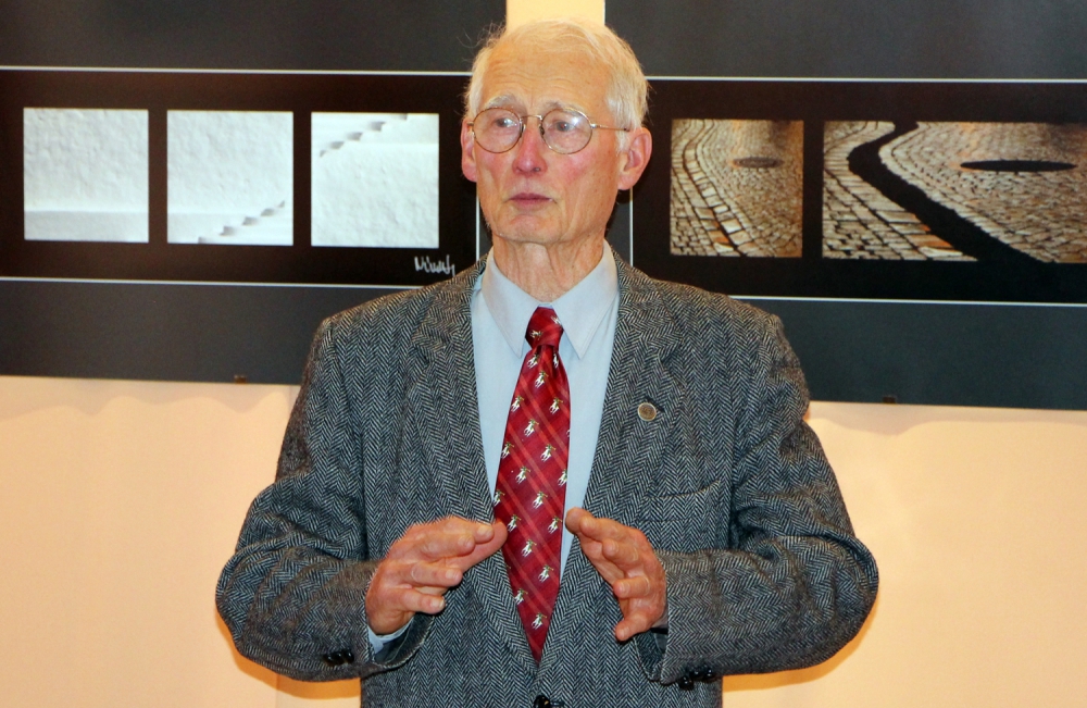 Szaktekintély klubvendég