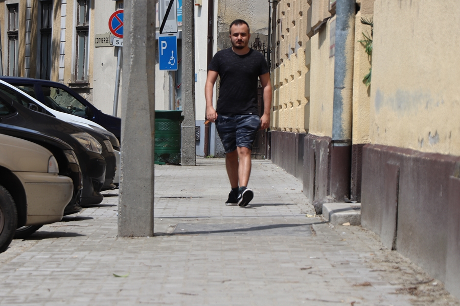 Elkészült járda, új kerékpártárolók