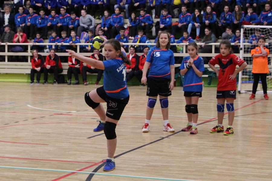 Megújult a Dékáni Sportcsarnok is (galériával)